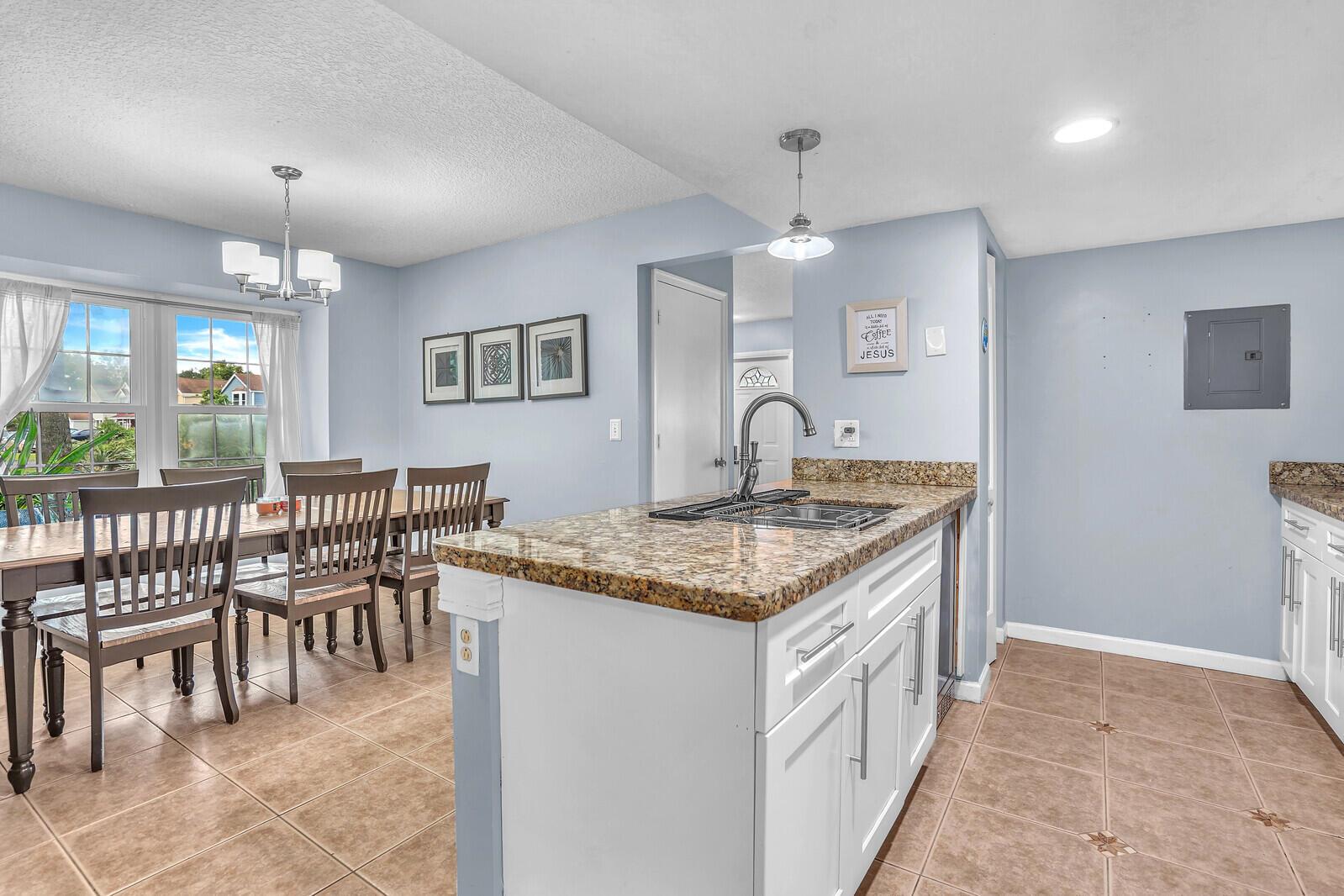 VICTORIA WOODS - Residential