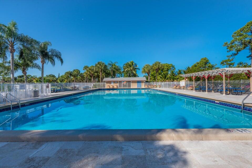 VICTORIA WOODS - Residential