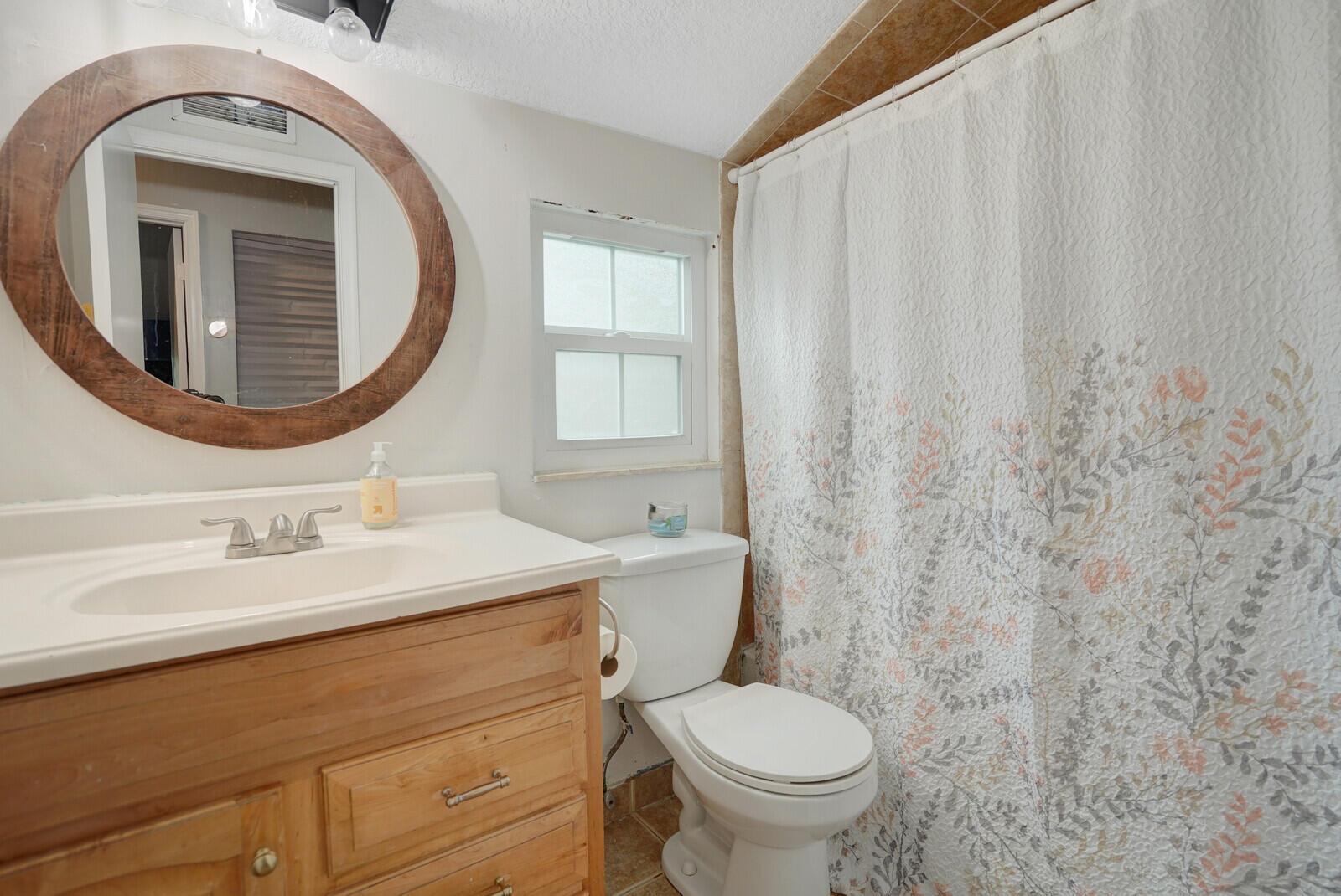 VICTORIA WOODS - Residential