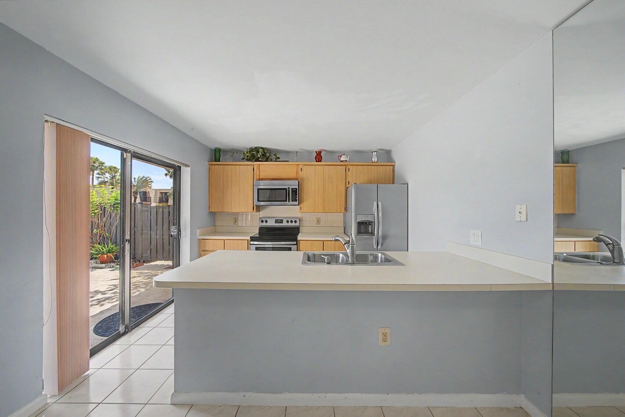 Village Of Sandalwood Lakes So - Residential