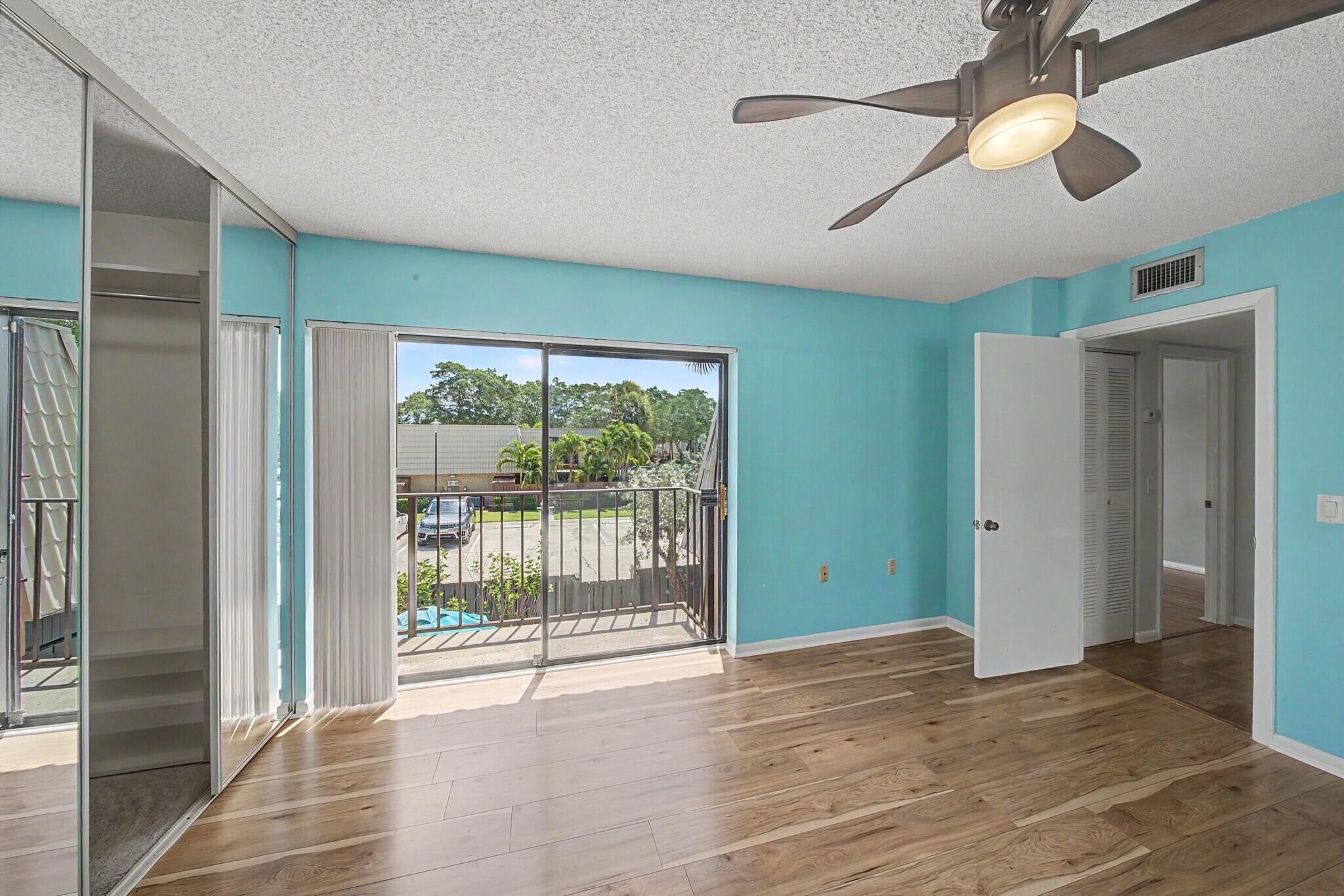 Village Of Sandalwood Lakes So - Residential