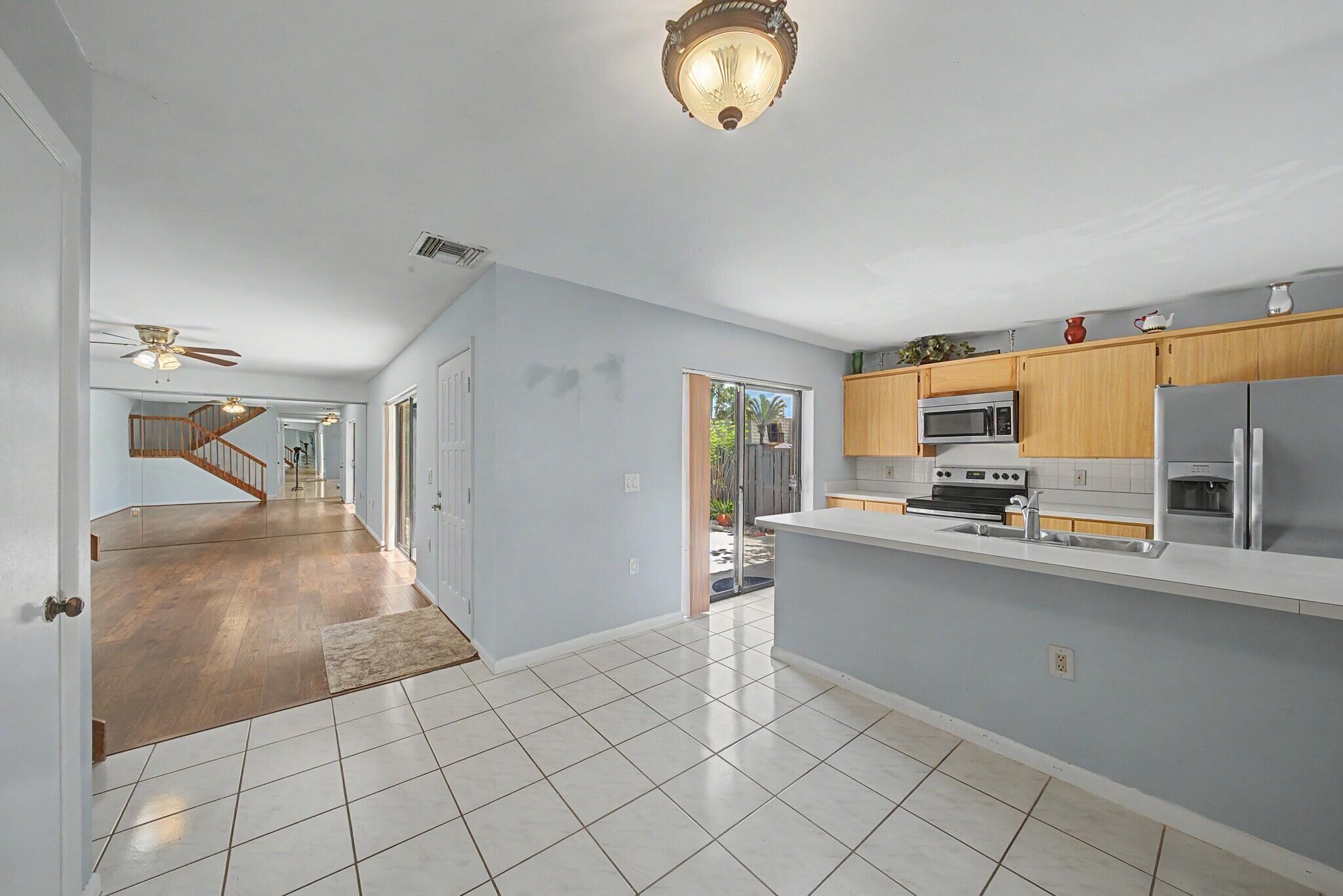 Village Of Sandalwood Lakes So - Residential