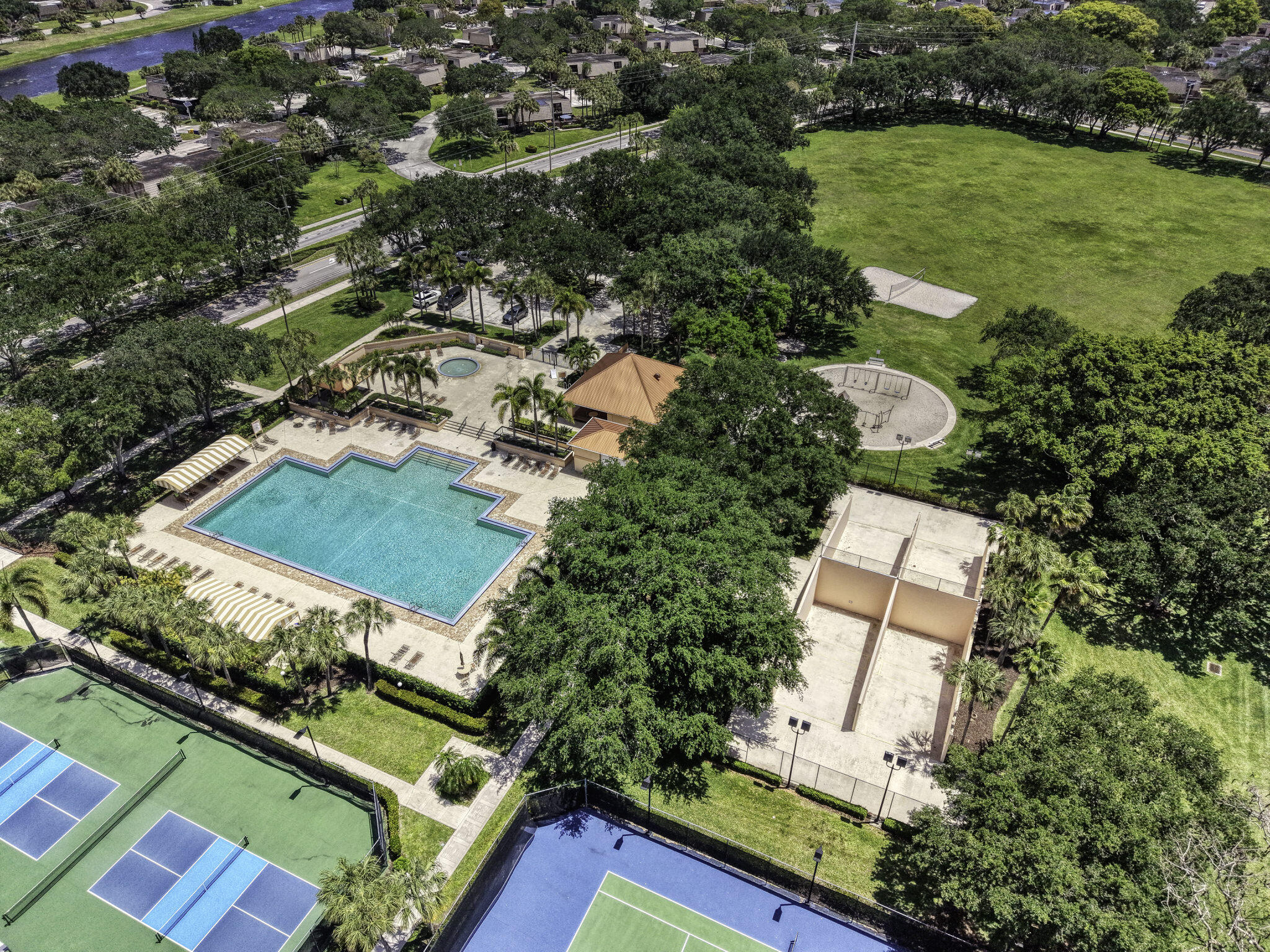 Village Of Sandalwood Lakes So - Residential