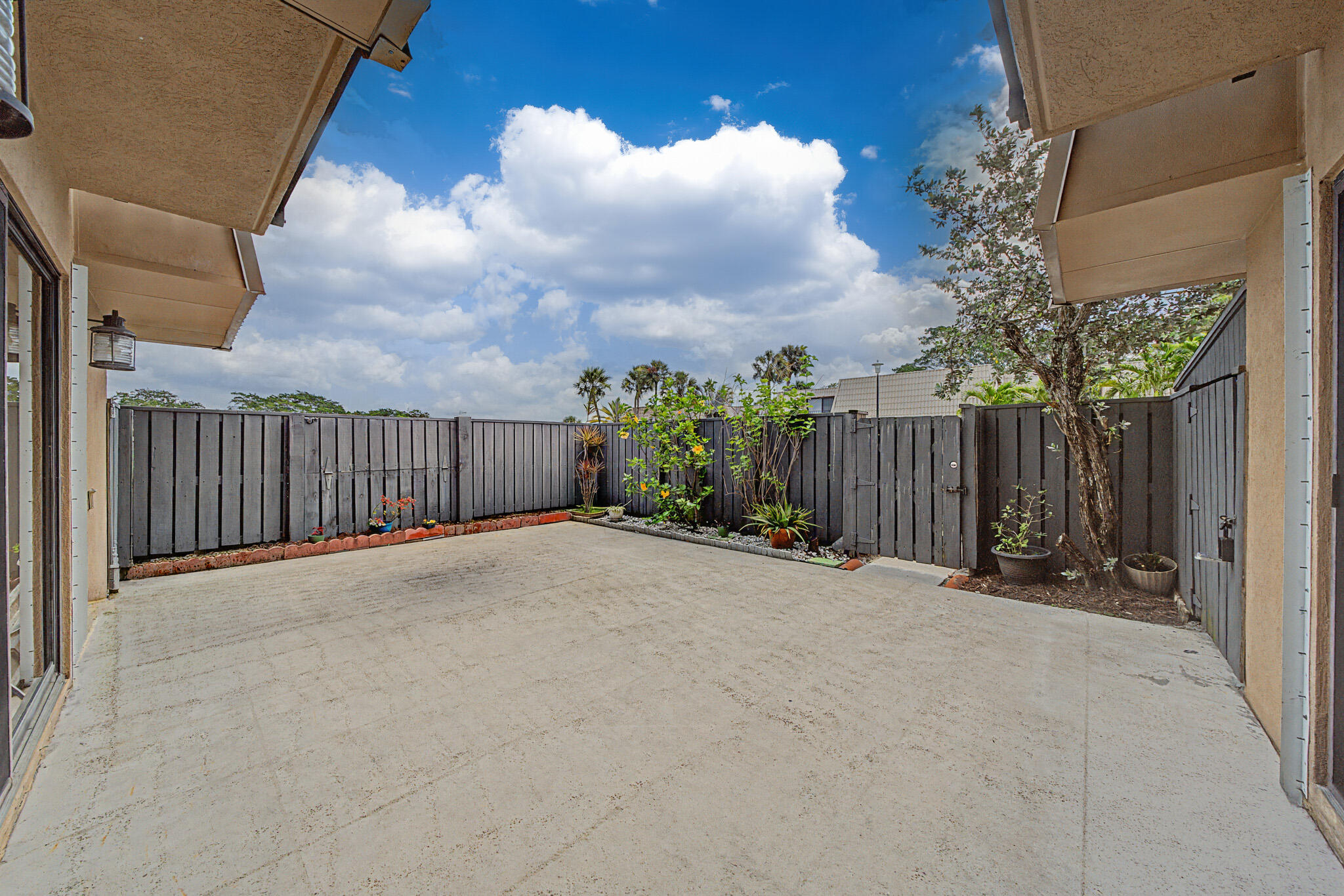 Village Of Sandalwood Lakes So - Residential