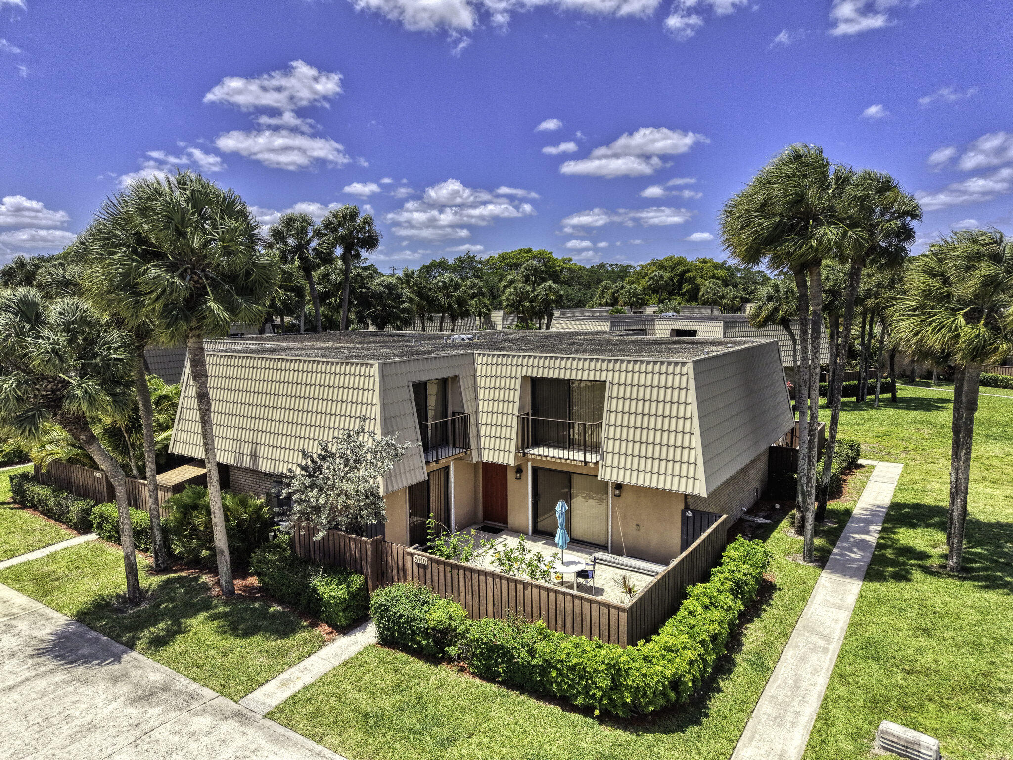 Village Of Sandalwood Lakes So - Residential