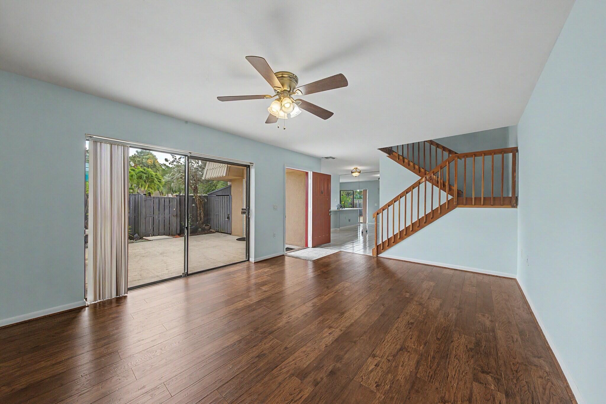 Village Of Sandalwood Lakes So - Residential