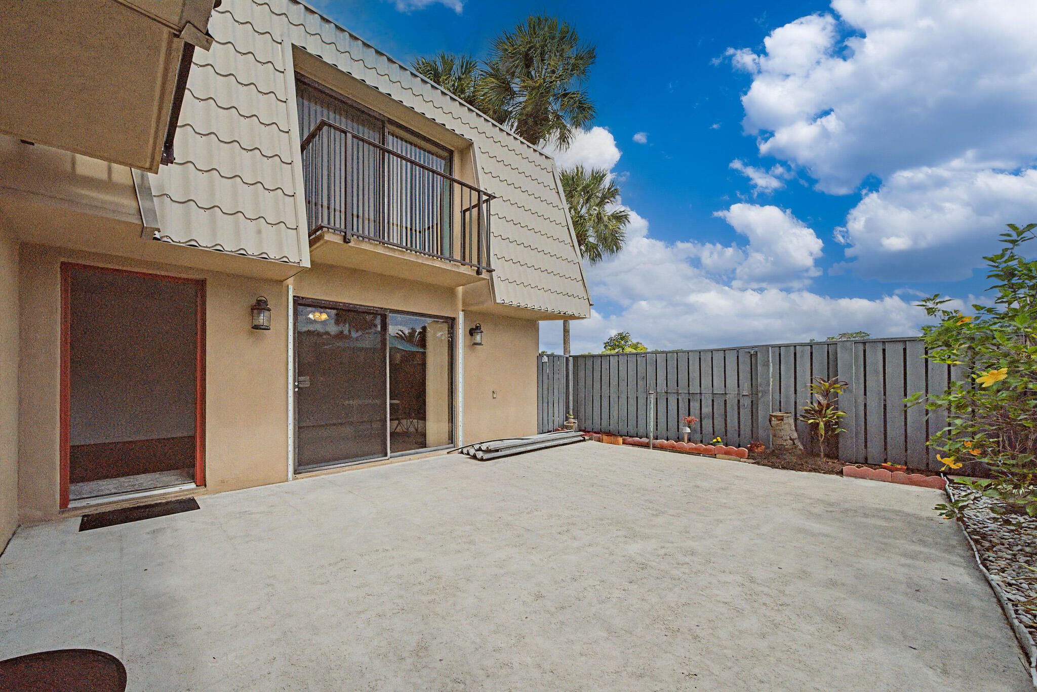 Village Of Sandalwood Lakes So - Residential