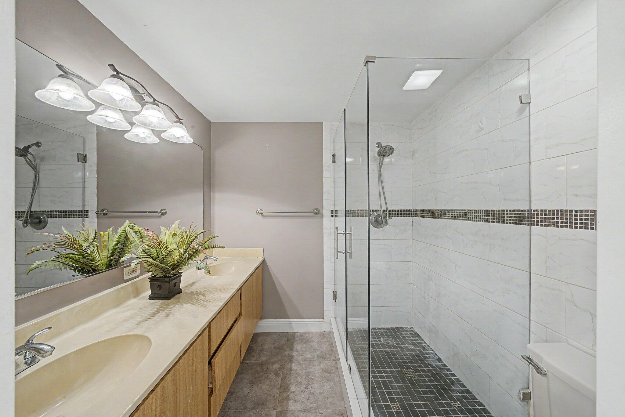 Village Of Sandalwood Lakes So - Residential