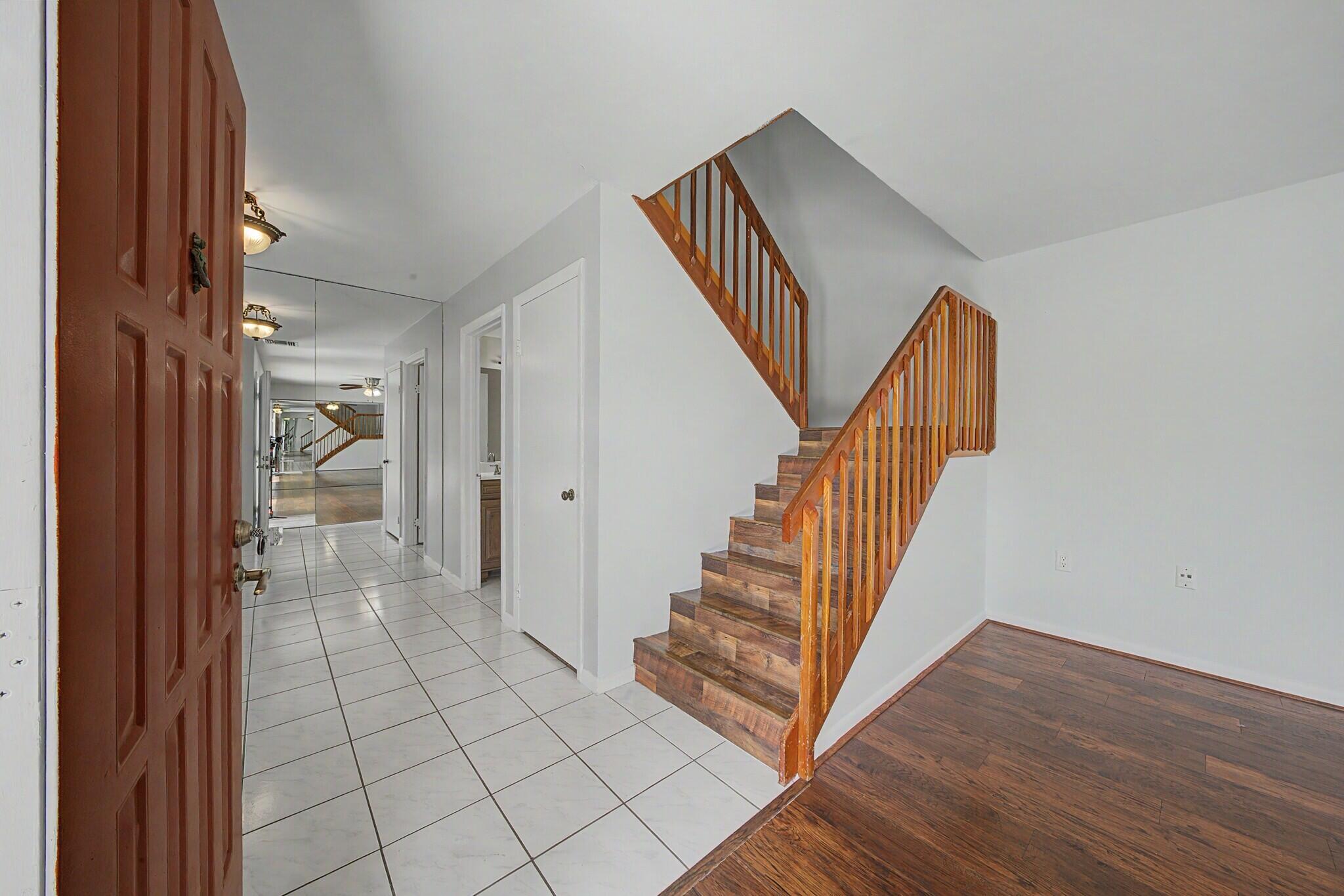 Village Of Sandalwood Lakes So - Residential