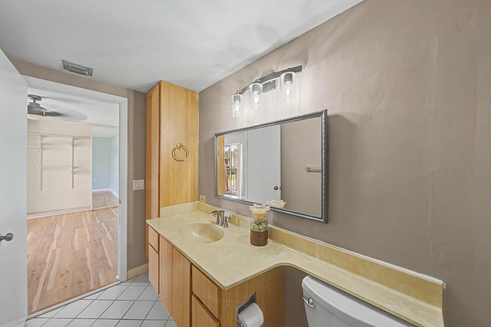 Village Of Sandalwood Lakes So - Residential