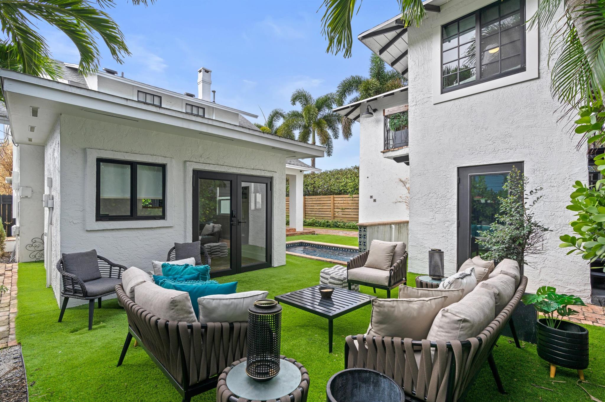 CARLBERG COURT - Residential