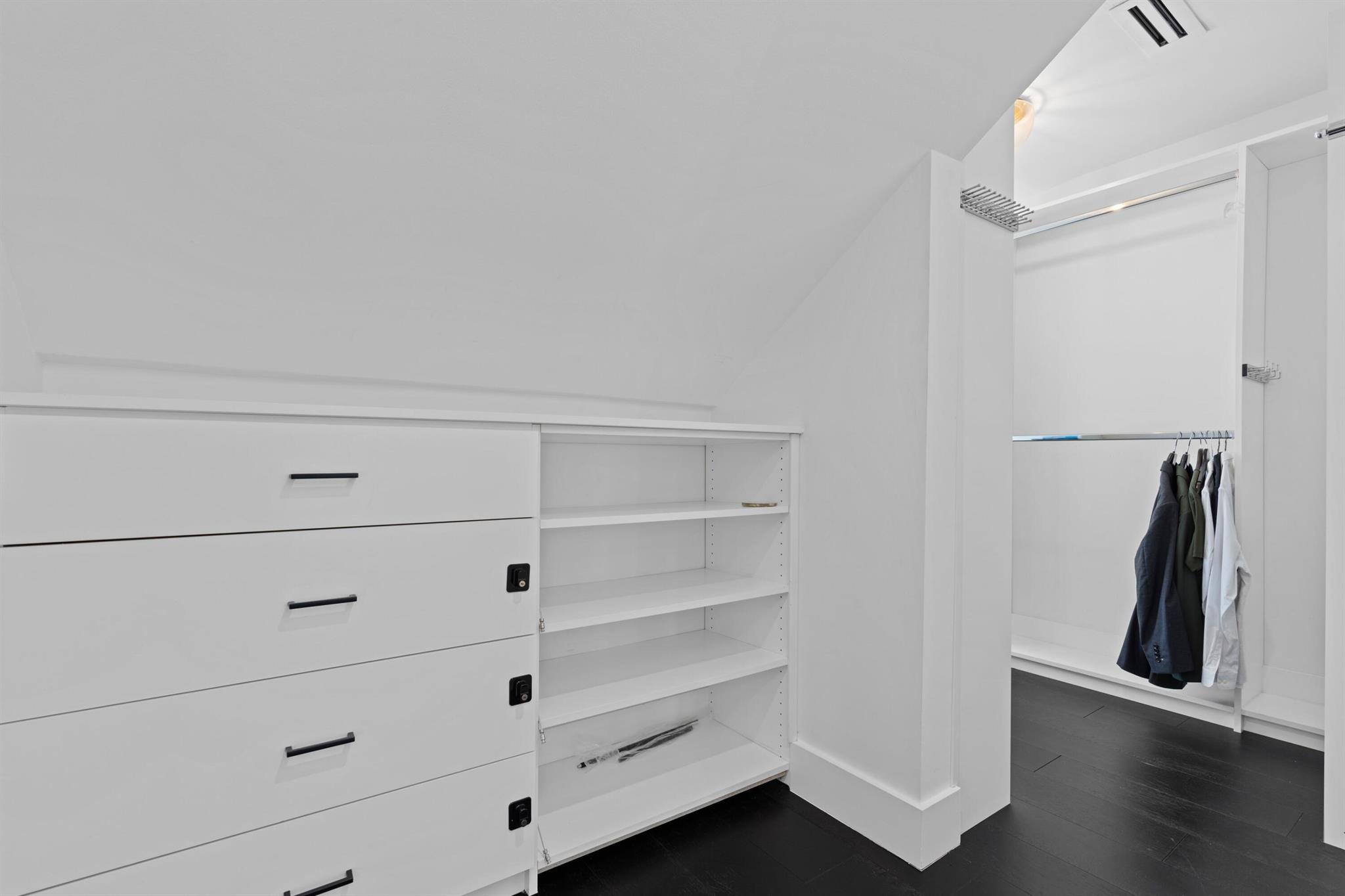 CARLBERG COURT - Residential