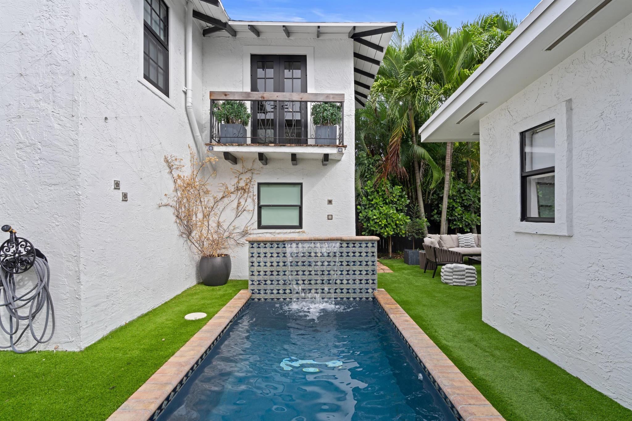 CARLBERG COURT - Residential