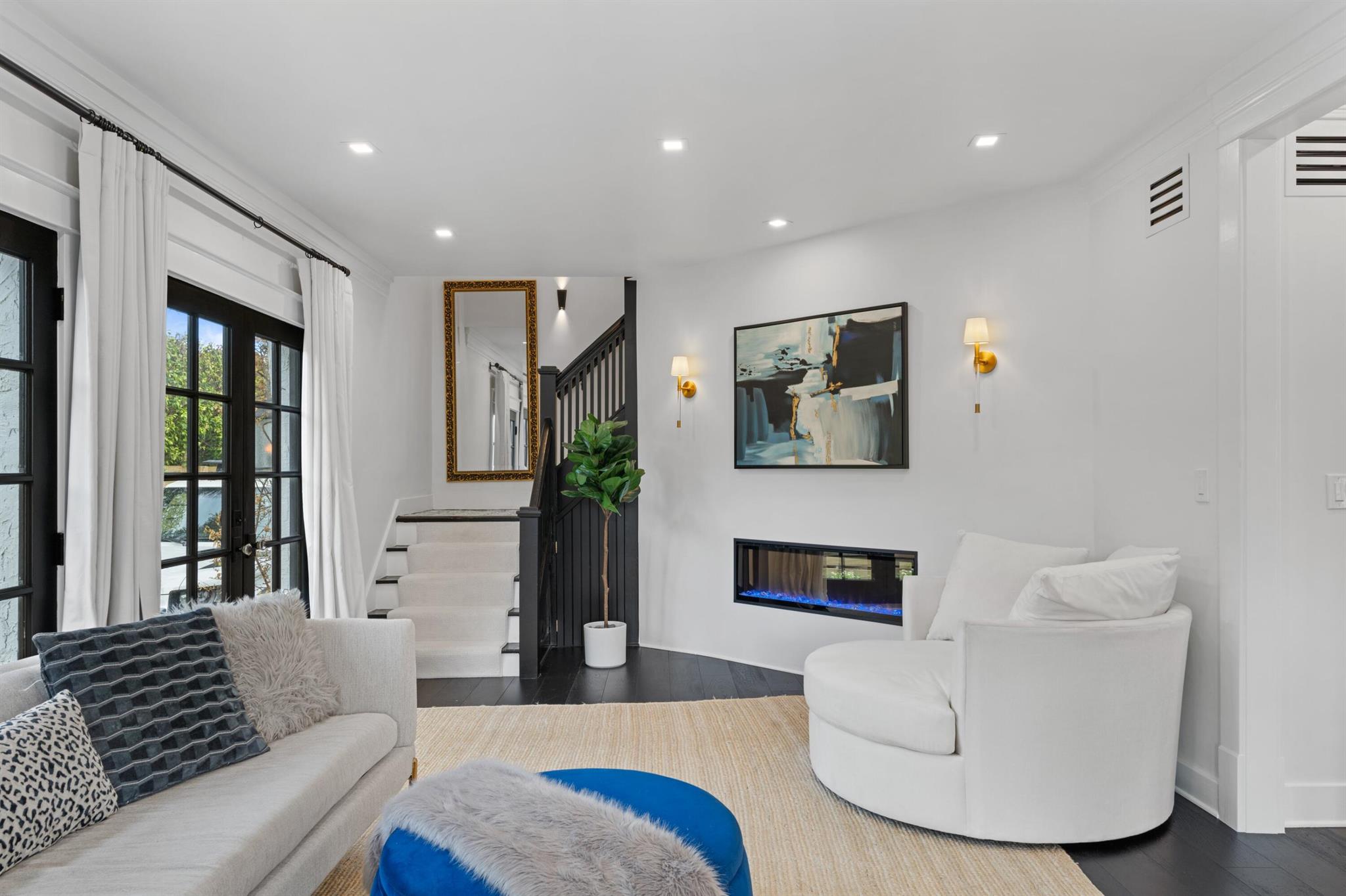 CARLBERG COURT - Residential