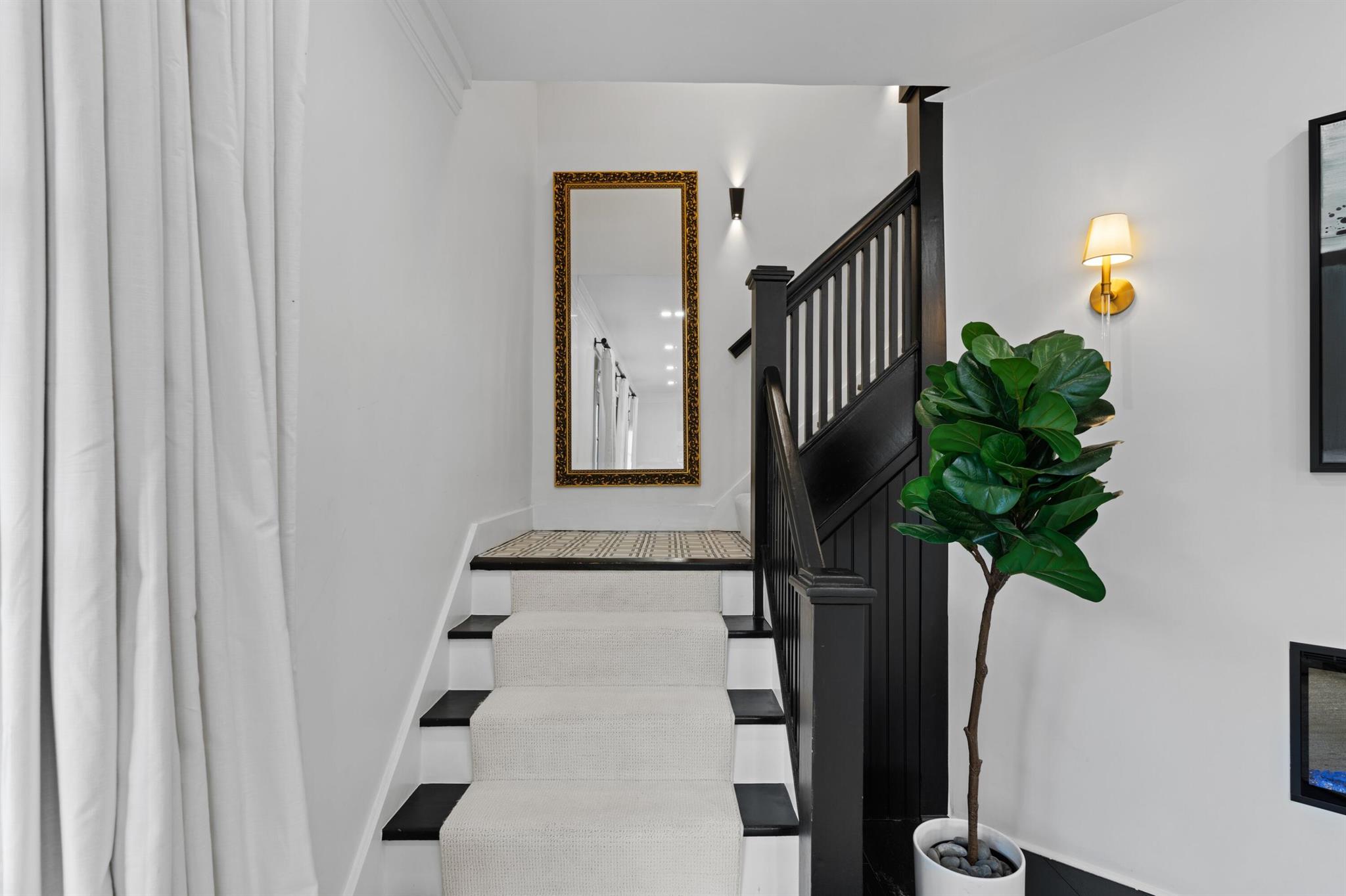 CARLBERG COURT - Residential