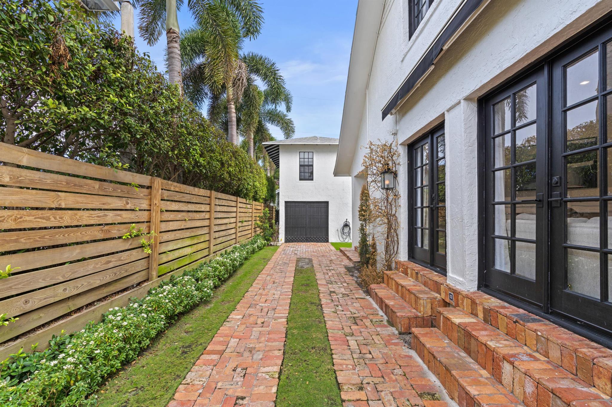 CARLBERG COURT - Residential