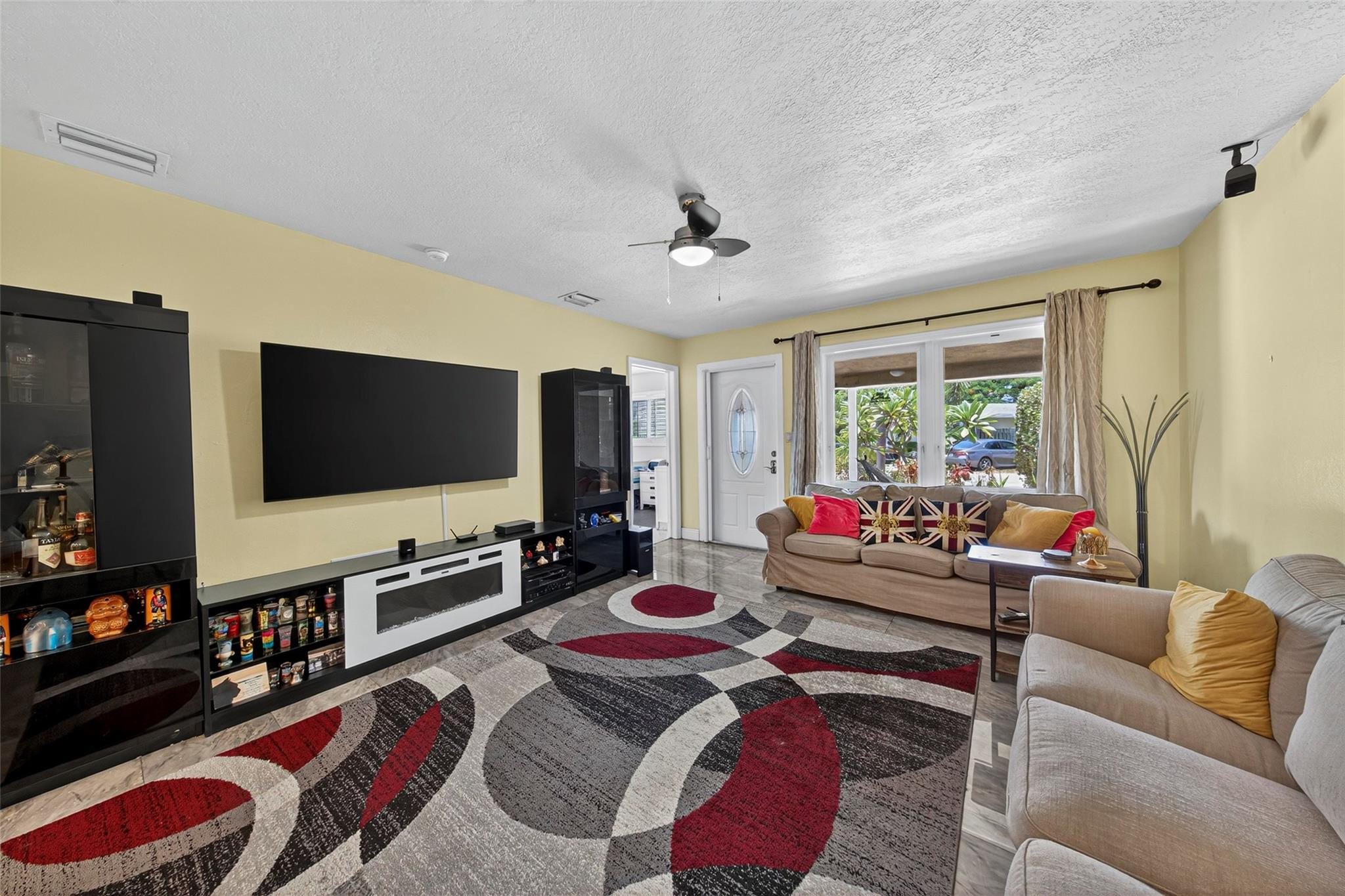 EDGEWATER ESTATES 1ST ADD - Residential