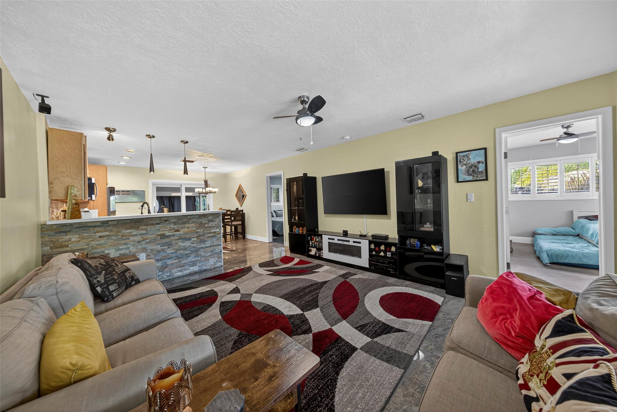 EDGEWATER ESTATES 1ST ADD - Residential