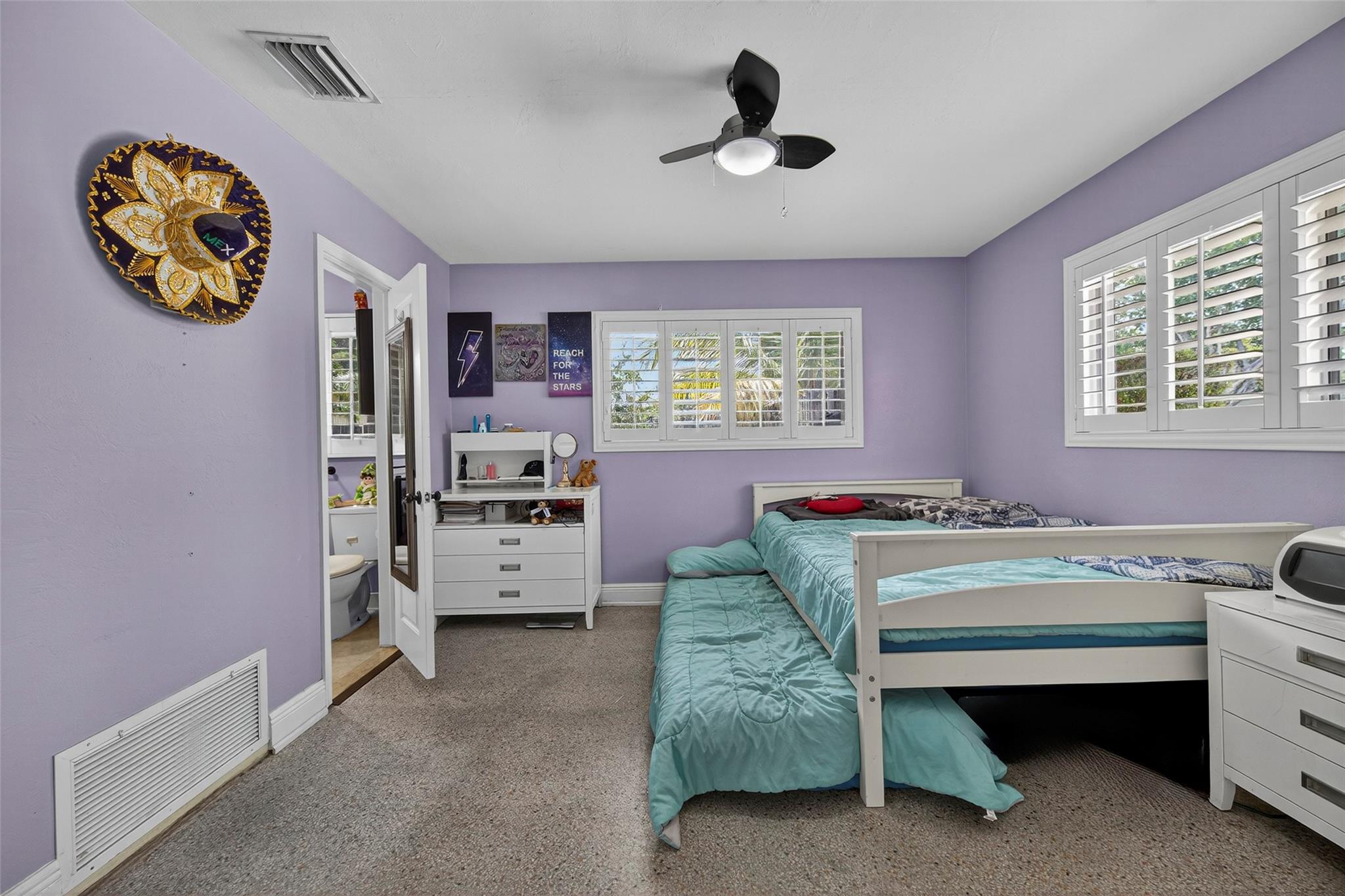 EDGEWATER ESTATES 1ST ADD - Residential