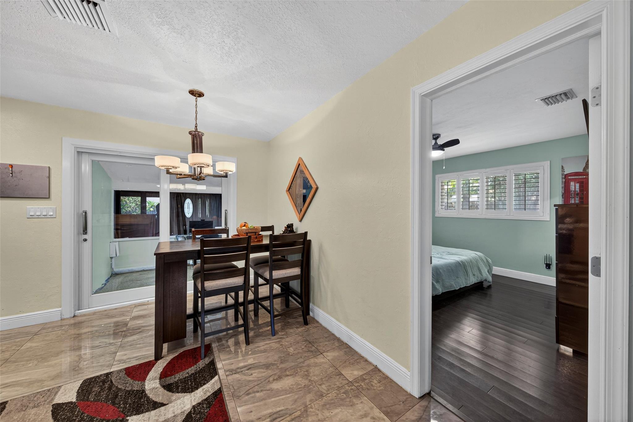 EDGEWATER ESTATES 1ST ADD - Residential