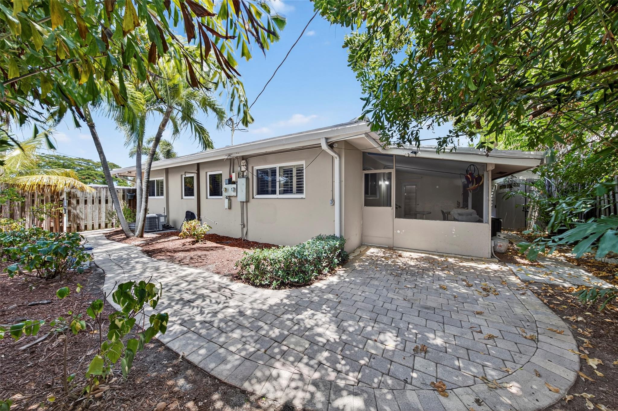 EDGEWATER ESTATES 1ST ADD - Residential