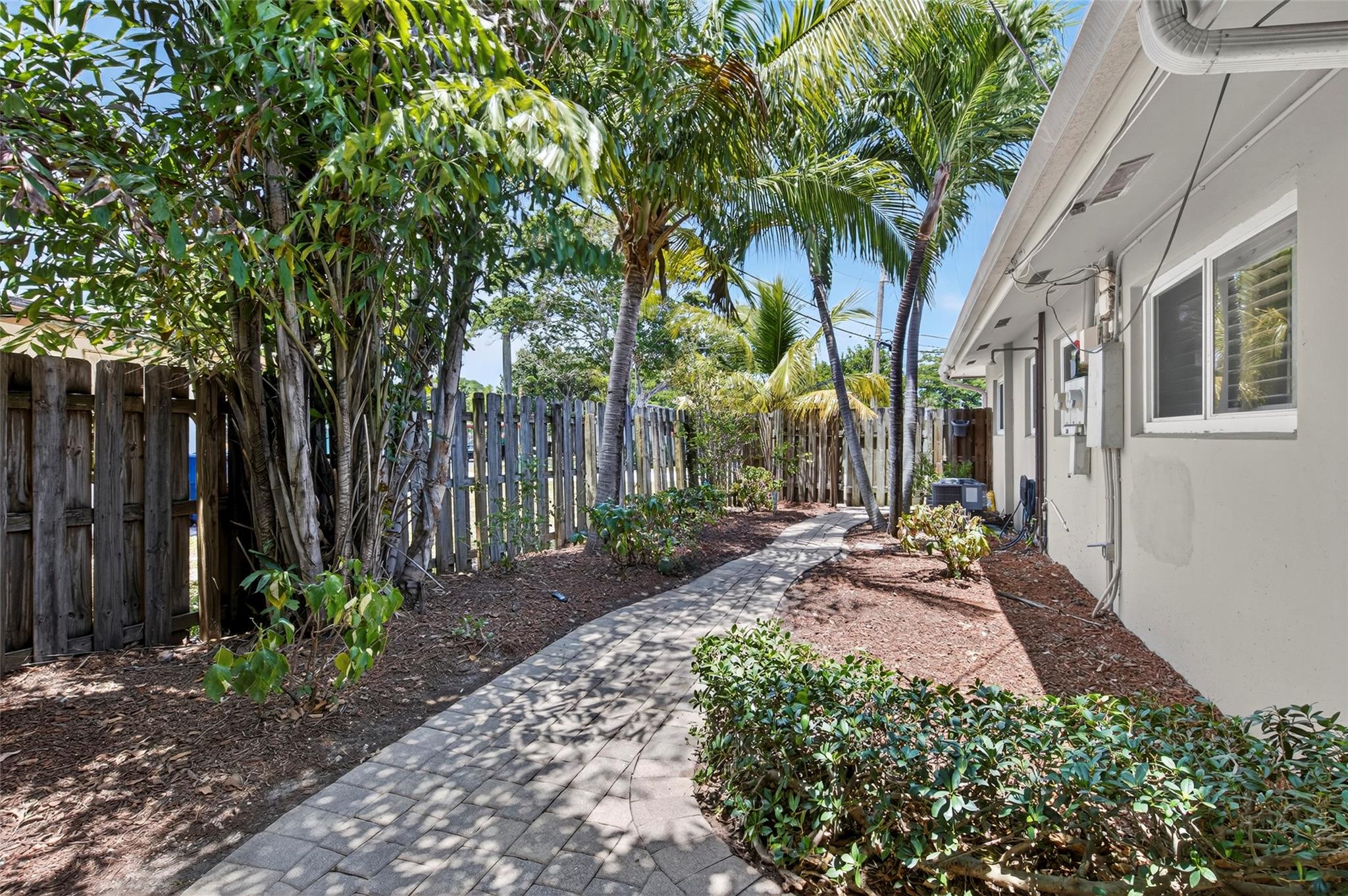 EDGEWATER ESTATES 1ST ADD - Residential