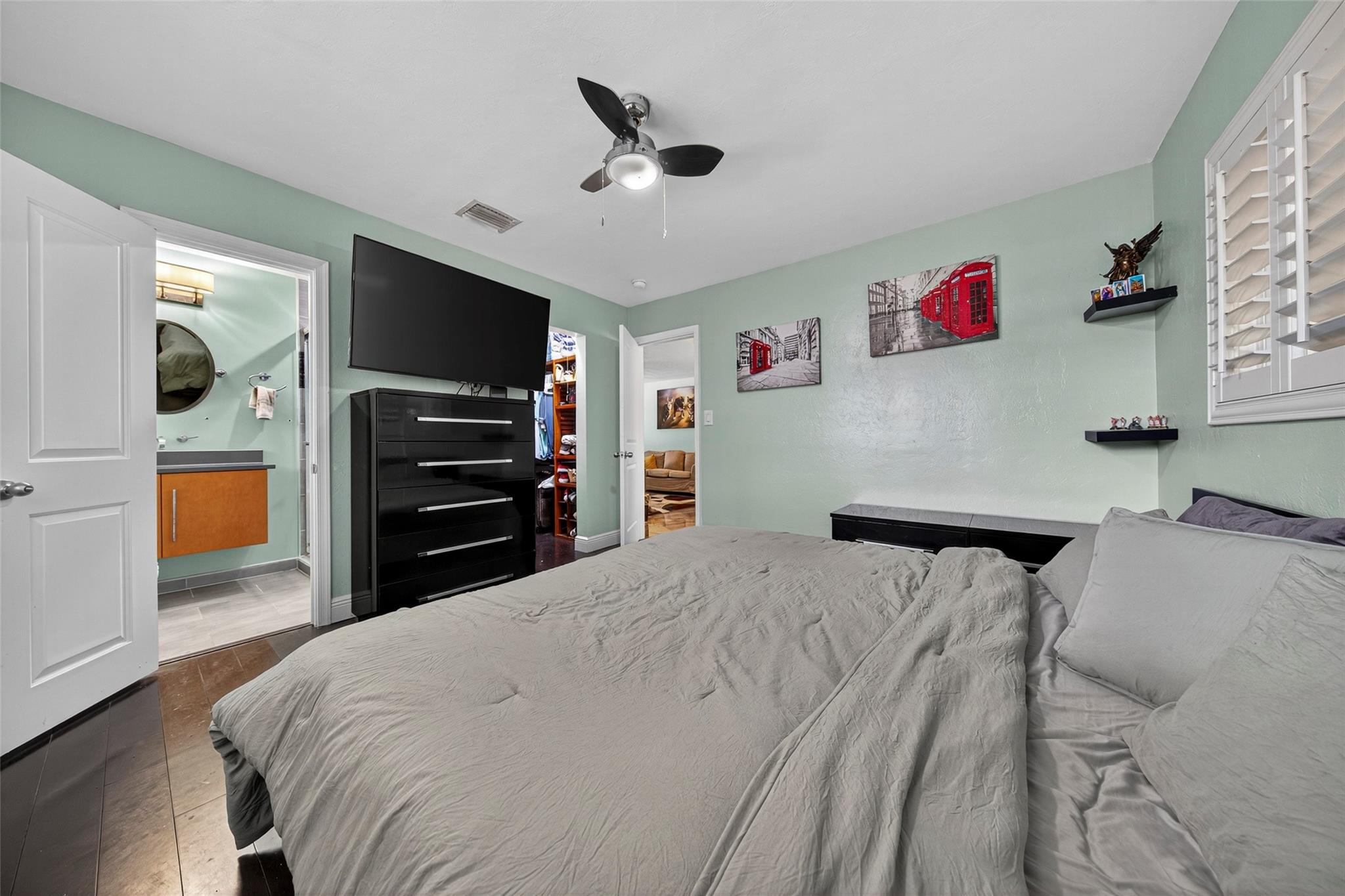 EDGEWATER ESTATES 1ST ADD - Residential