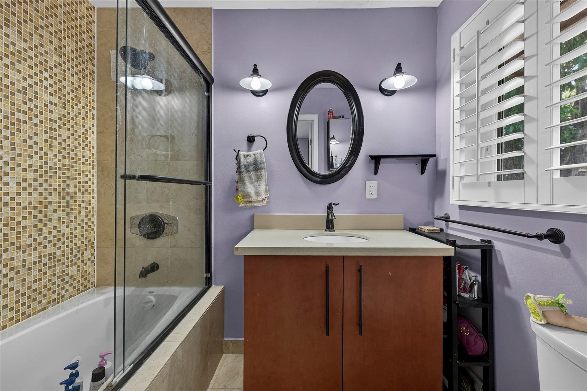EDGEWATER ESTATES 1ST ADD - Residential
