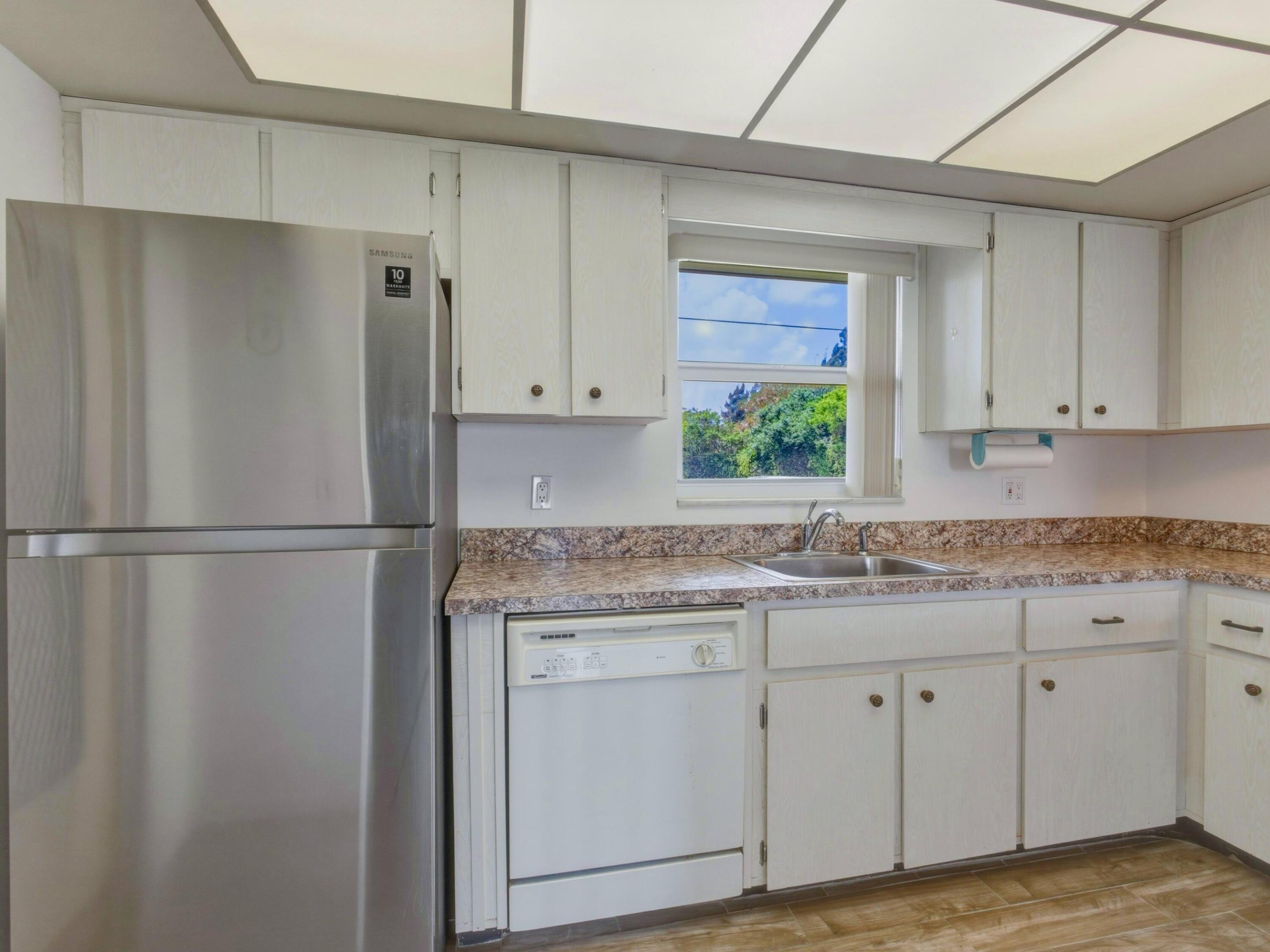 FOUR SEA SUNS CONDO - Residential
