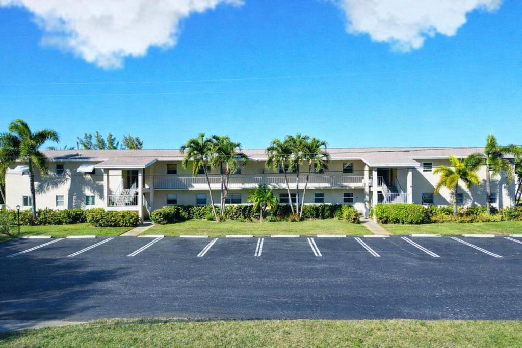 Photo of 301 Circle Drive S #103, Boynton Beach, FL 33435 (MLS # R11061791)