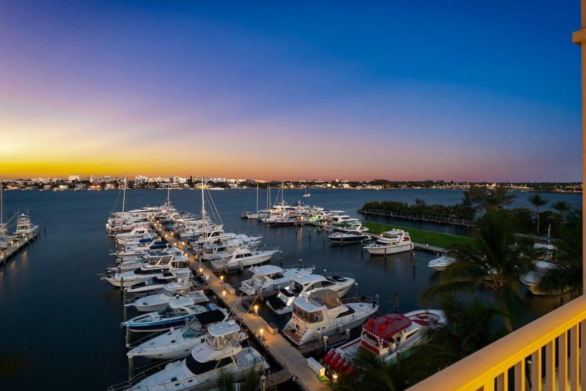 MOORINGS AT LANTANA CONDO 3 - Residential