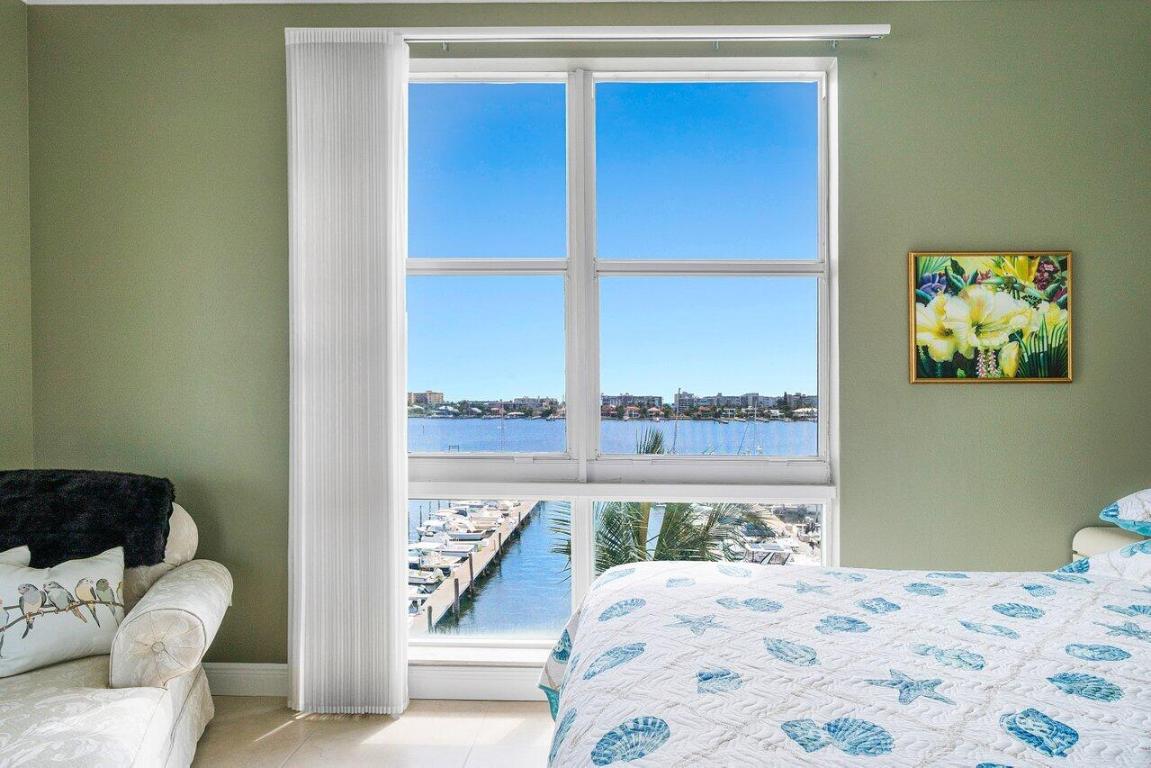 MOORINGS AT LANTANA CONDO 3 - Residential