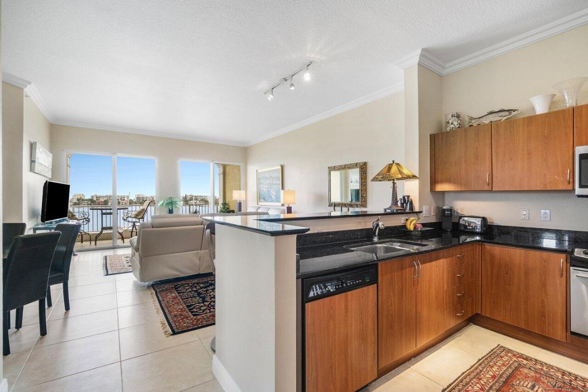 MOORINGS AT LANTANA CONDO 3 - Residential