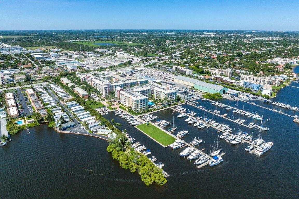 MOORINGS AT LANTANA CONDO 3 - Residential