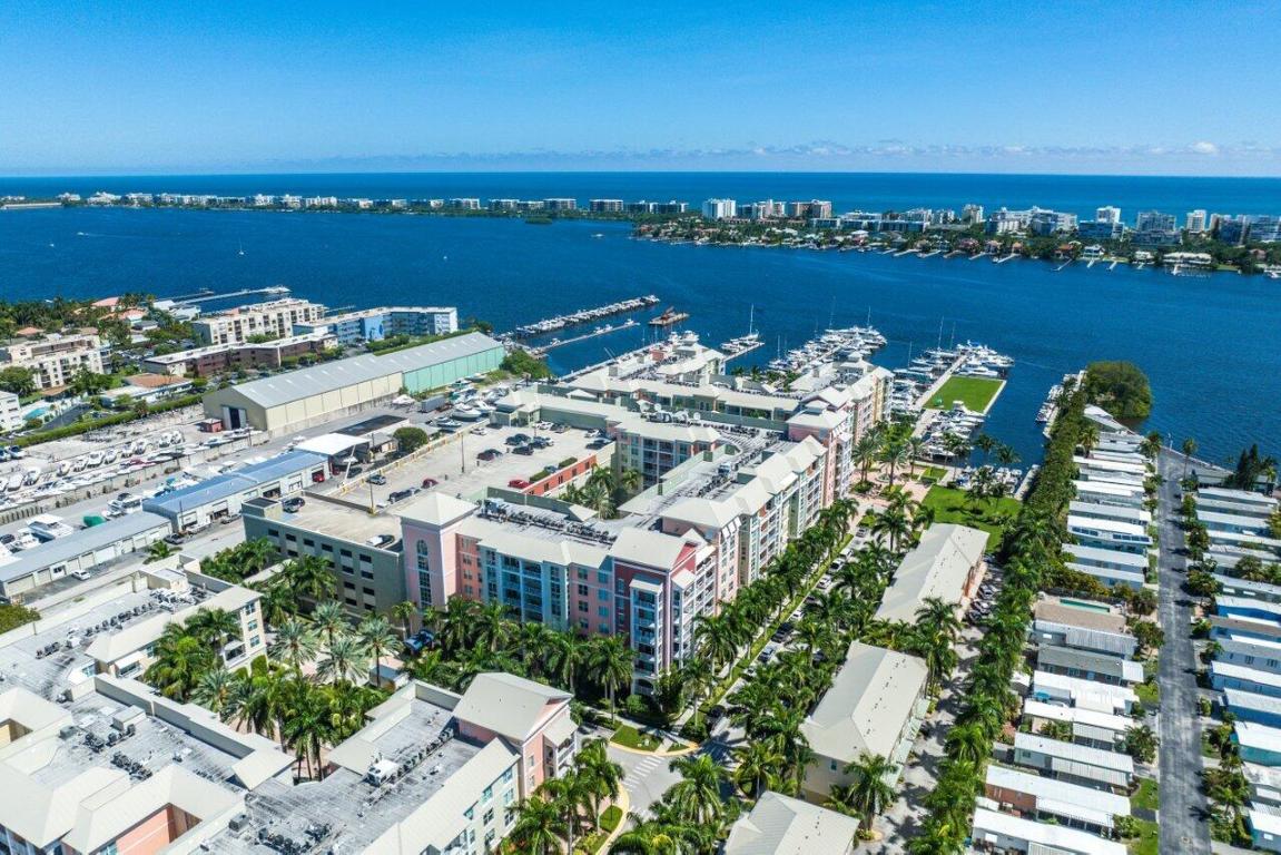 MOORINGS AT LANTANA CONDO 3 - Residential