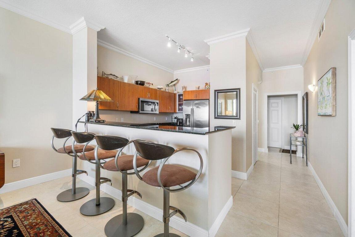 MOORINGS AT LANTANA CONDO 3 - Residential