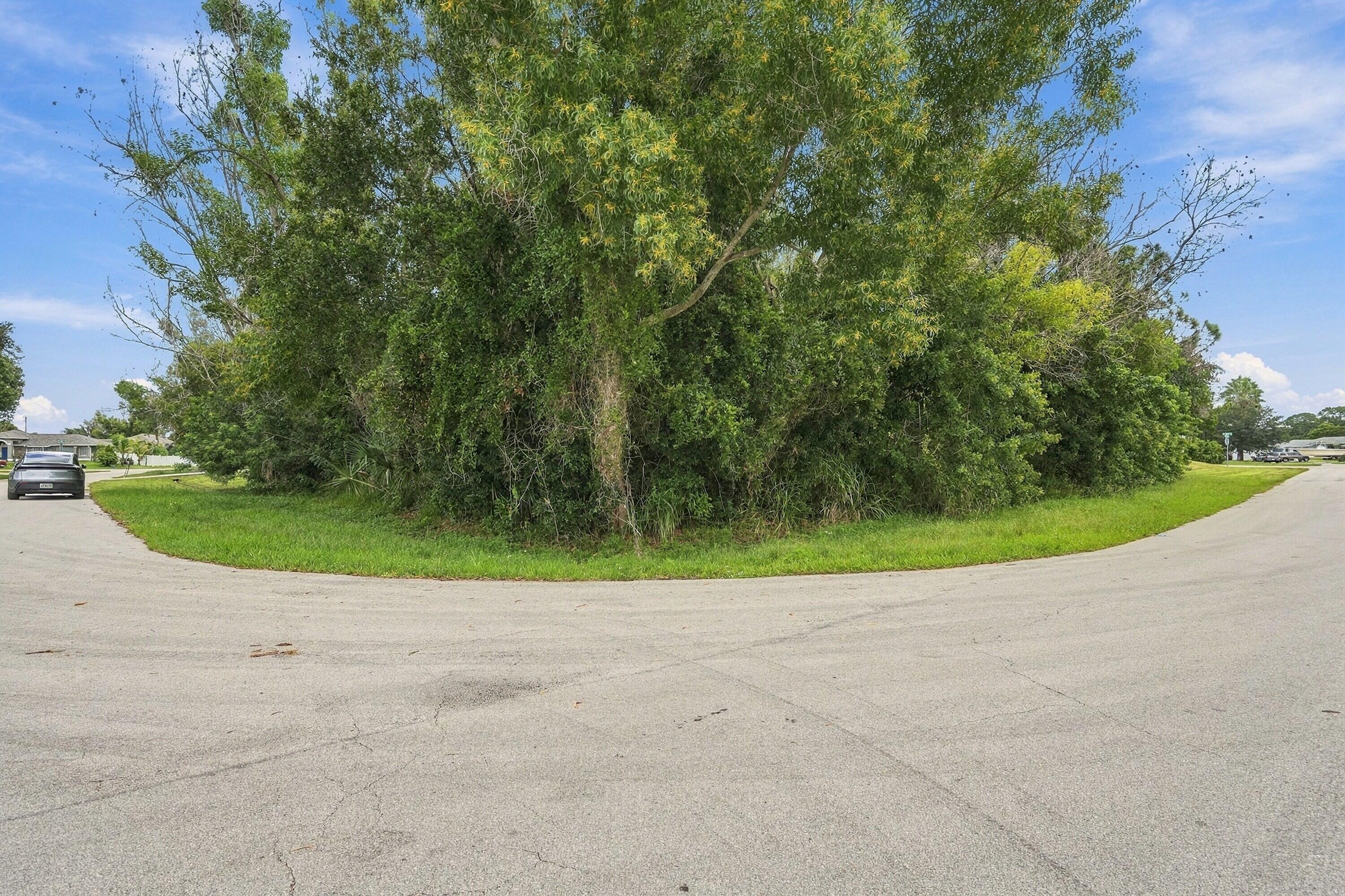 5211 NW EVER Road