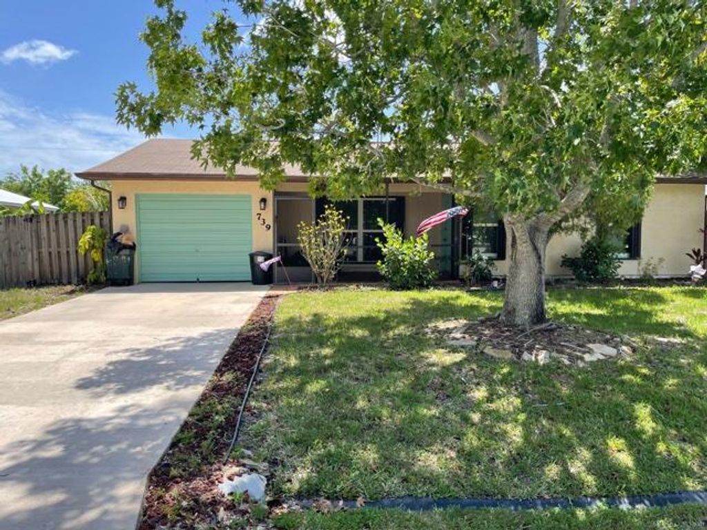 Photo of 739 SW Hogan Street, Port Saint Lucie, FL 34983 (MLS # R10726049)
