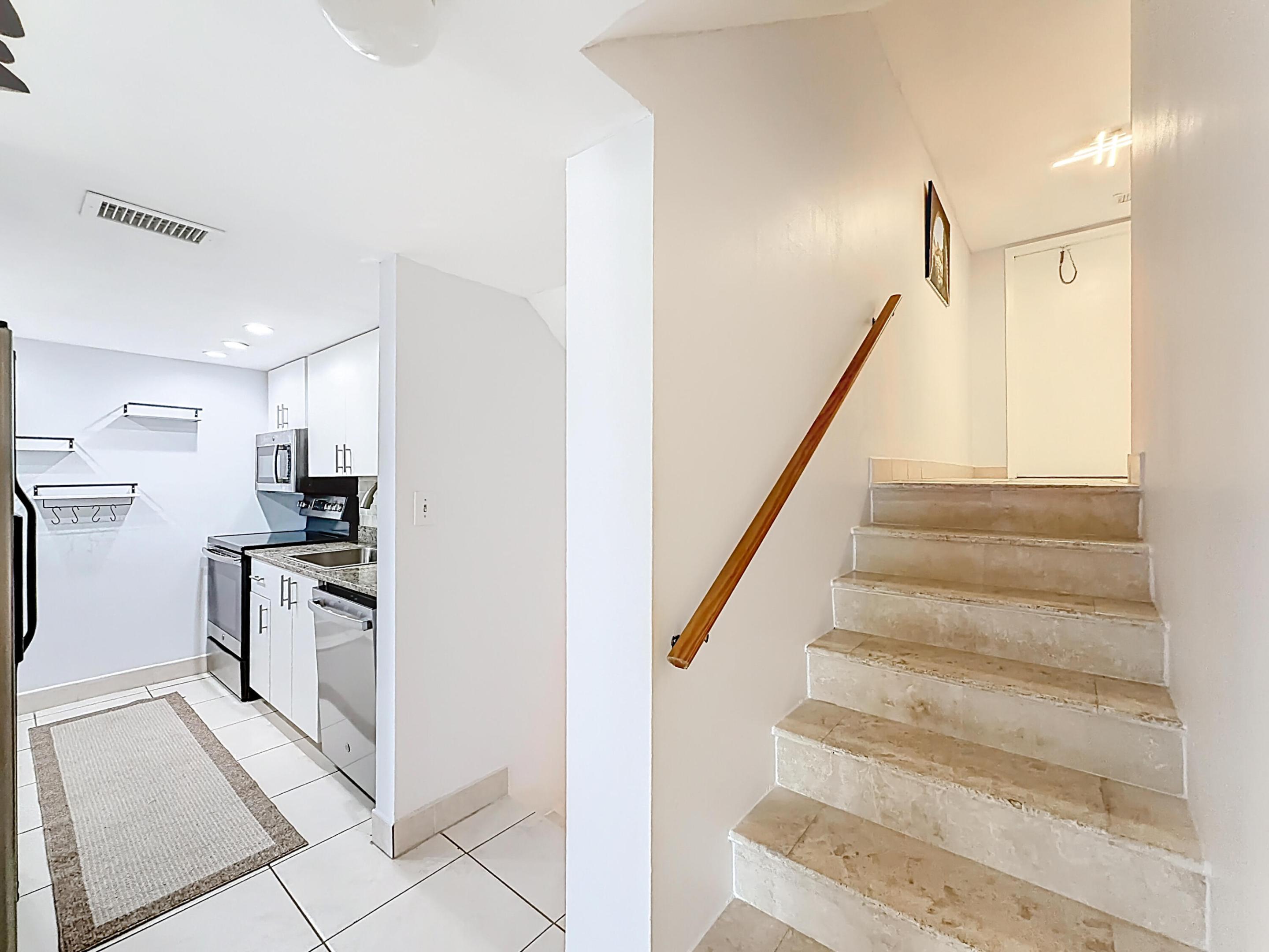 LAVERS DELRAY RACQUET CLUB CONDO - Residential