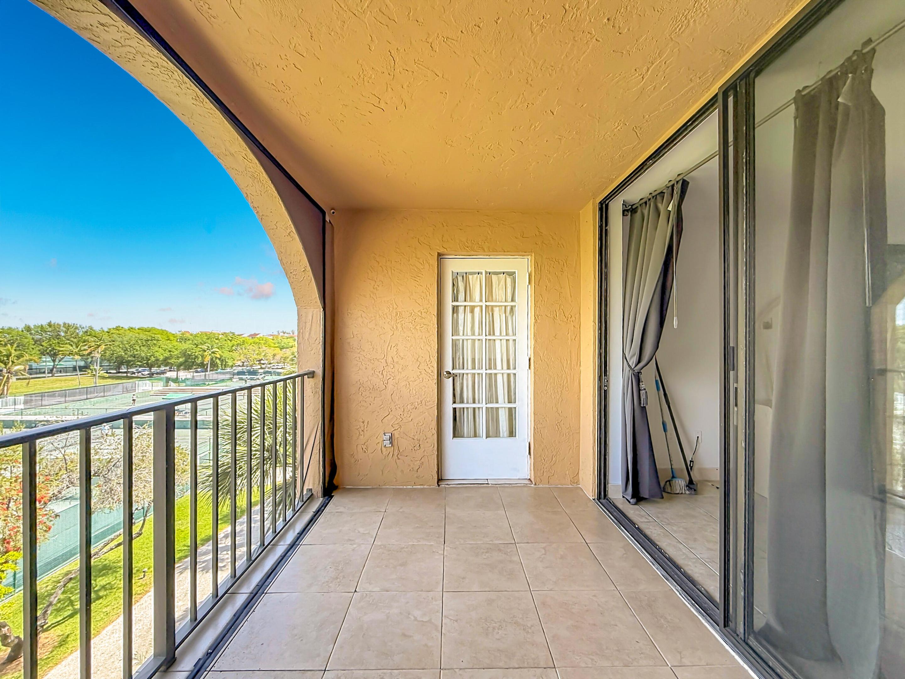 LAVERS DELRAY RACQUET CLUB CONDO - Residential