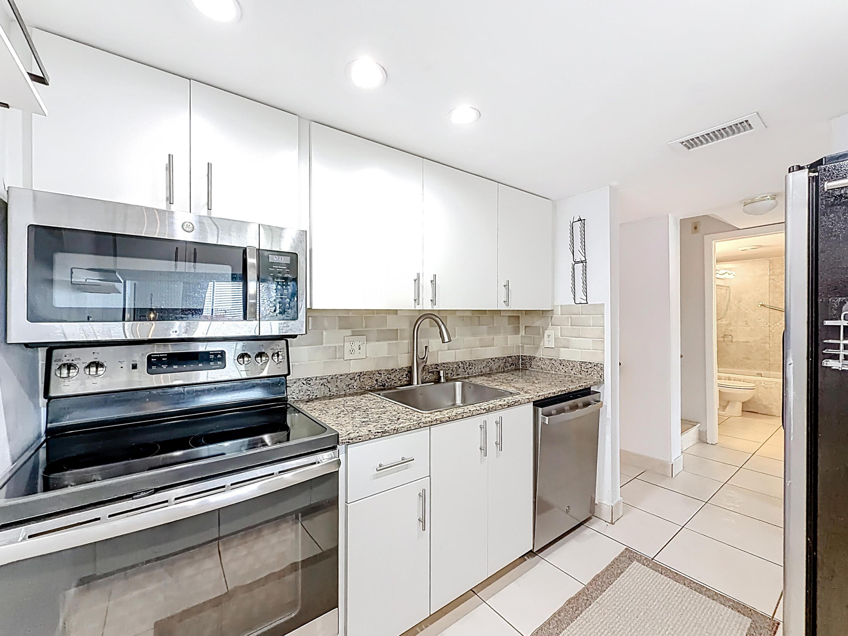 LAVERS DELRAY RACQUET CLUB CONDO - Residential