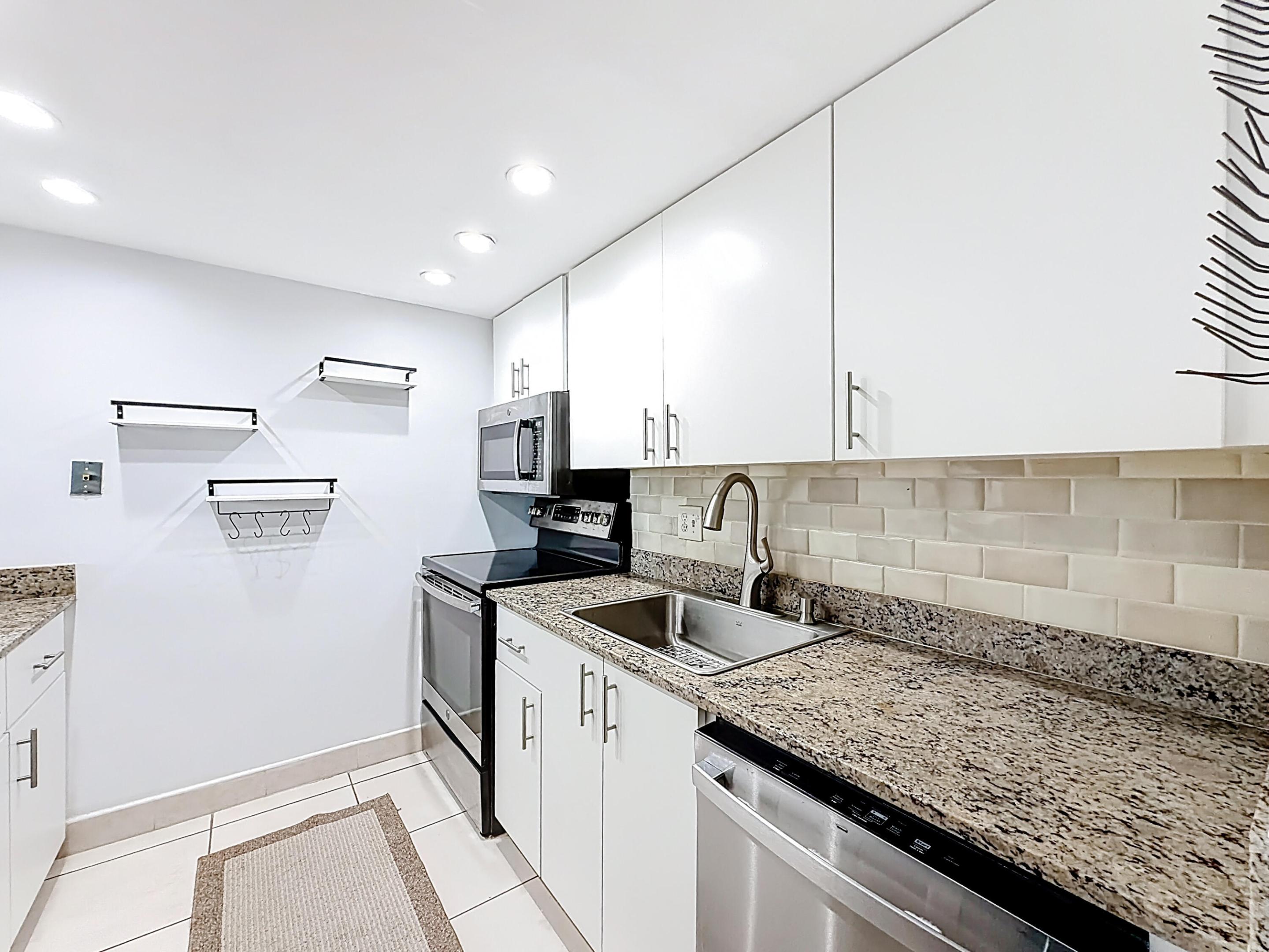 LAVERS DELRAY RACQUET CLUB CONDO - Residential