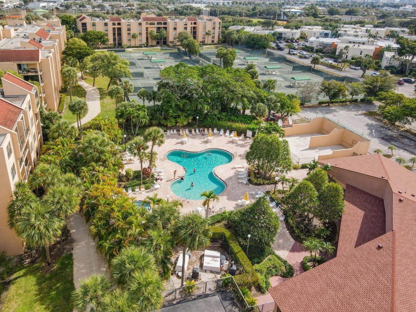 LAVERS DELRAY RACQUET CLUB CONDO - Residential