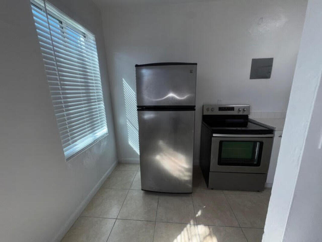 ALTOS DEL MAR NO 3 - Residential Lease