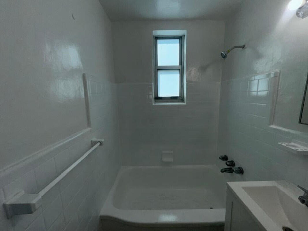 ALTOS DEL MAR NO 3 - Residential Lease