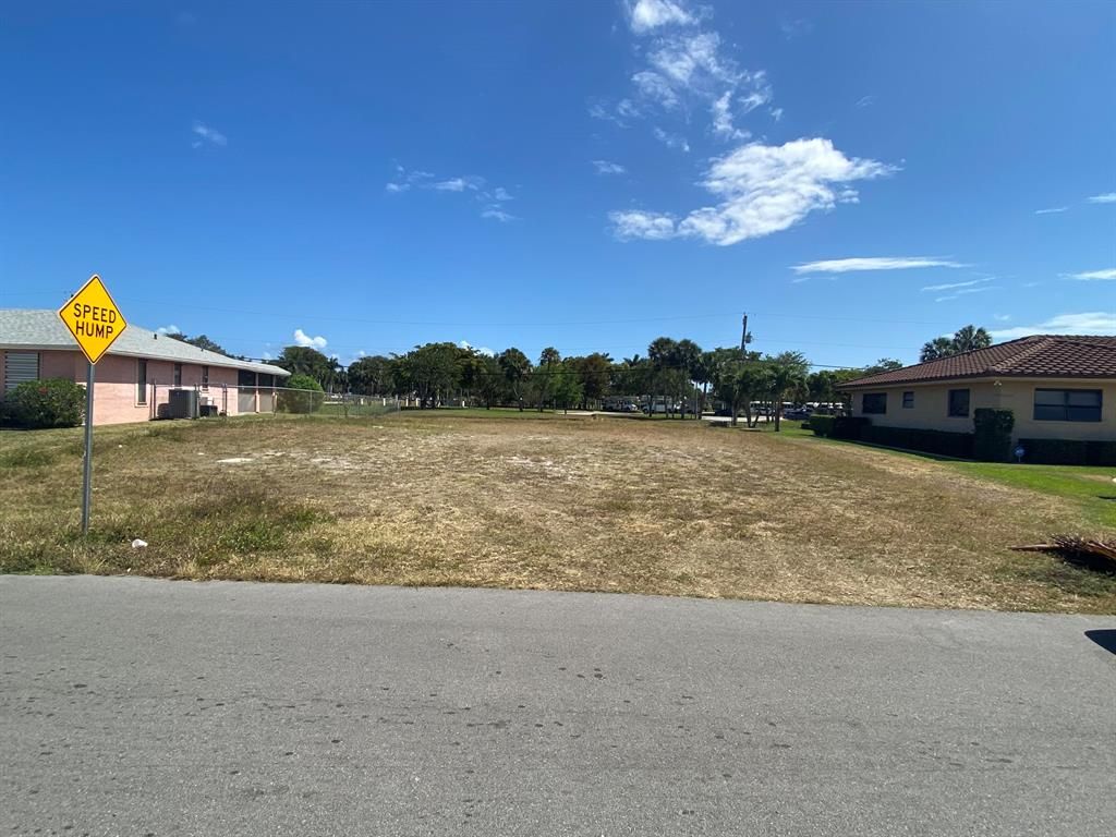 Photo of 1338 N Mangonia Drive, West Palm Beach, FL 33401 (MLS # R10704979)