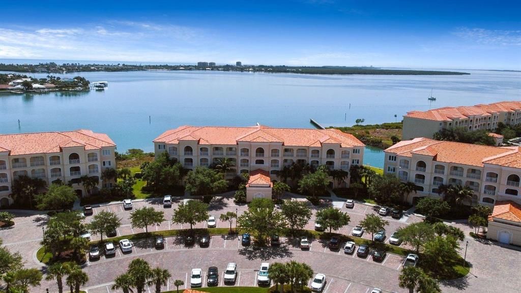 Photo of 4 Harbour Isle Drive E #Ph-1, Fort Pierce, FL 34949 (MLS # R10706844)