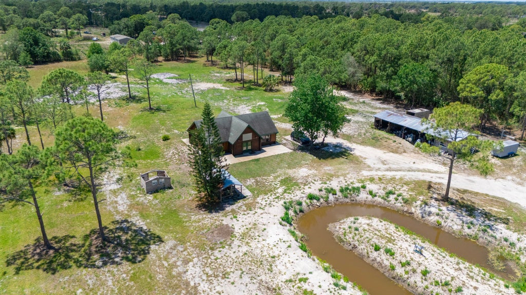 Photo of 13822 Center Avenue, Clewiston, FL 33440 (MLS # B26022853)