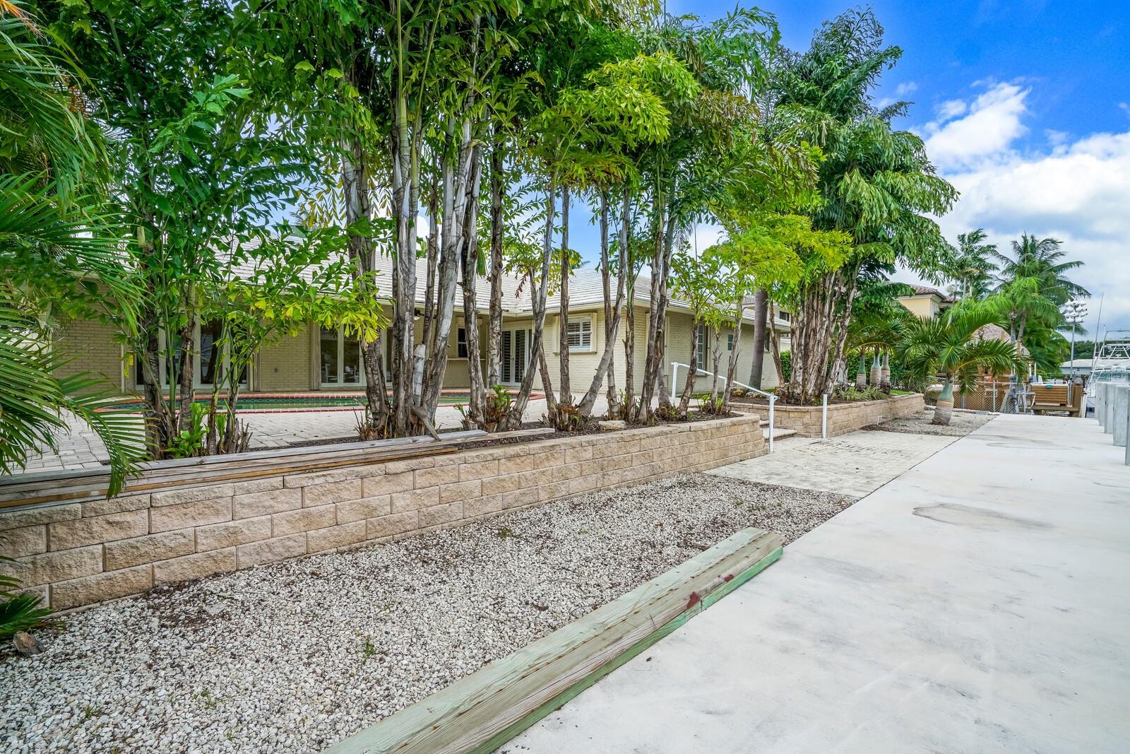 VENETIAN ISLES 1ST SEC - Residential Lease