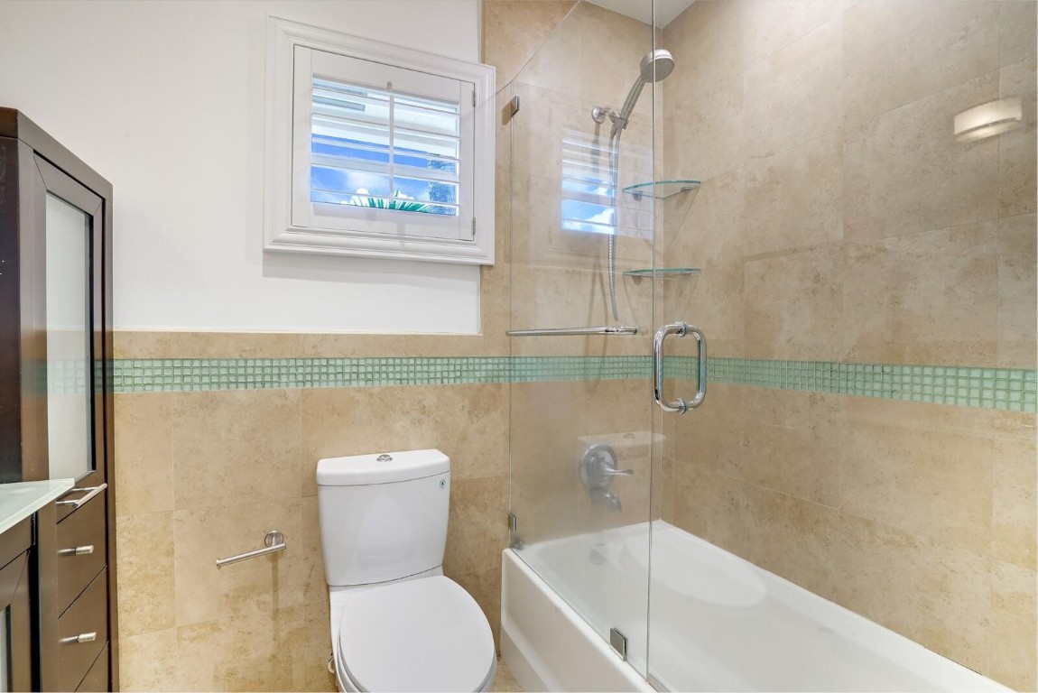 VENETIAN ISLES 1ST SEC - Residential Lease